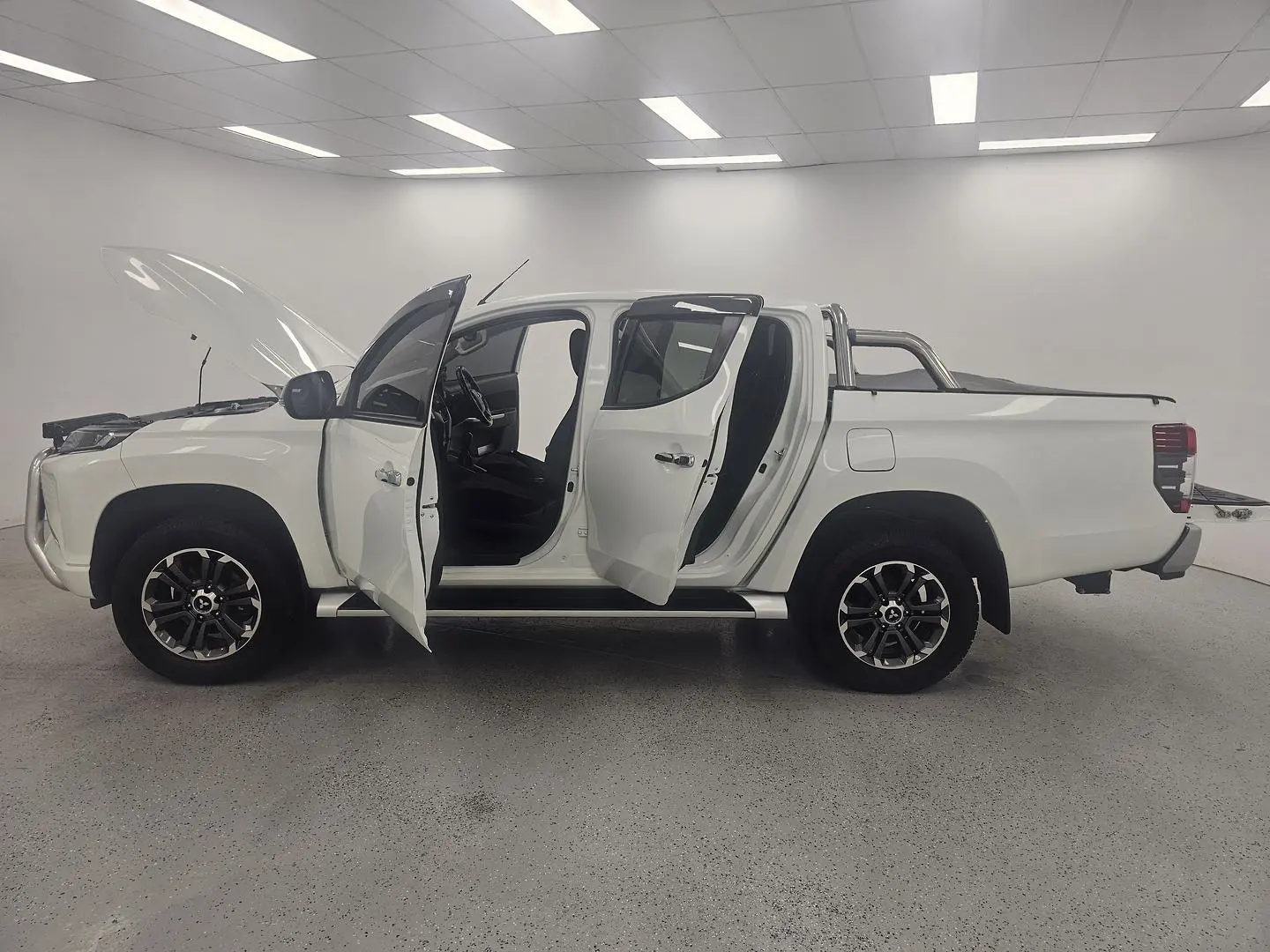 2019 Mitsubishi Triton Gallery Image 10