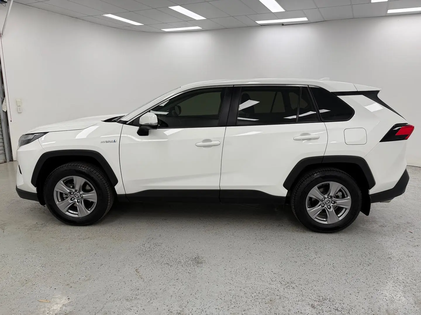 2022 Toyota RAV4 Gallery Image 6