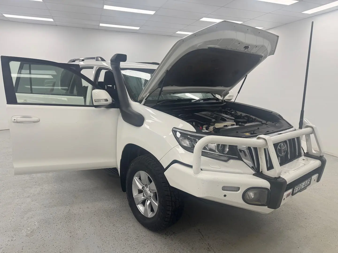 2018 Toyota Landcruiser Prado Gallery Image 7