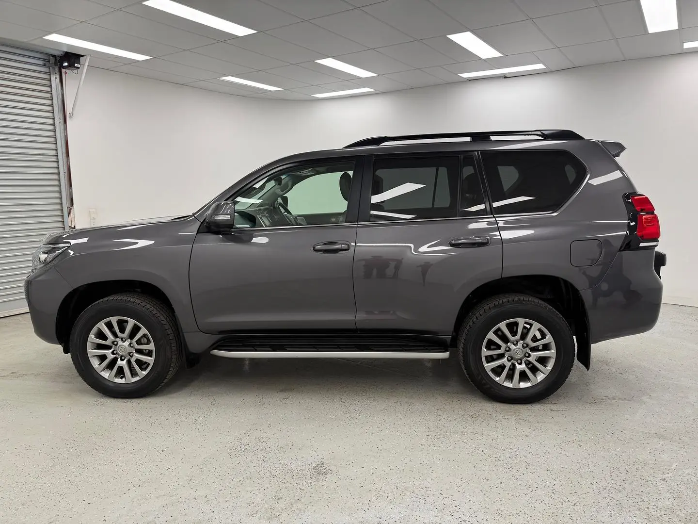 2019 Toyota Landcruiser Prado Gallery Image 6