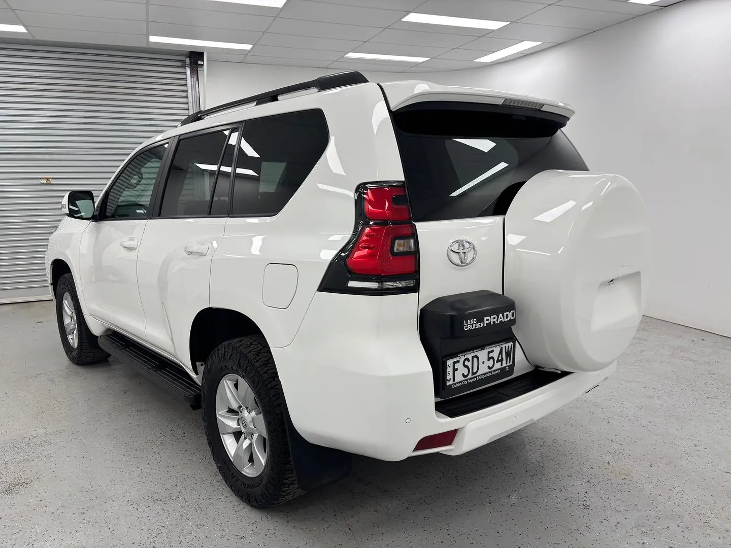 2023 Toyota Landcruiser Prado Gallery Image 5