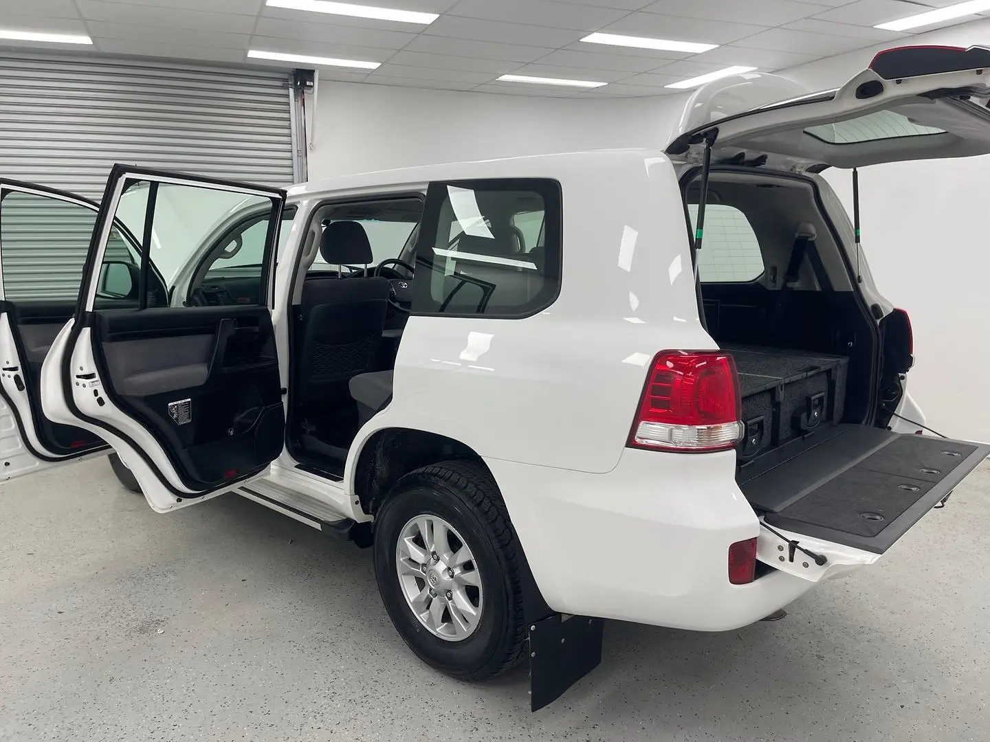 2010 Toyota Landcruiser Gallery Image 11