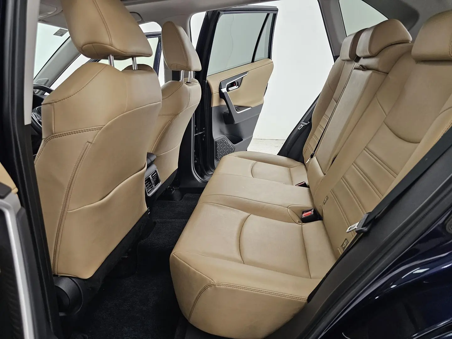 2021 Toyota RAV4 Gallery Image 15