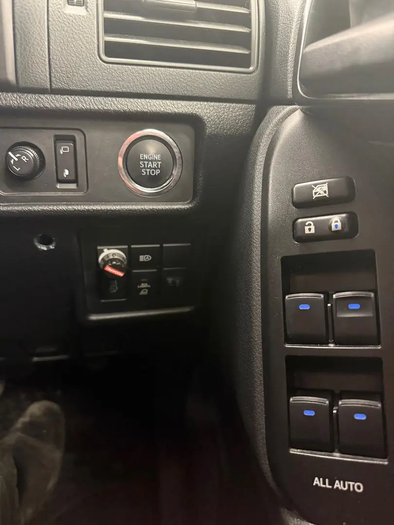 2020 Toyota Landcruiser Prado Gallery Image 28