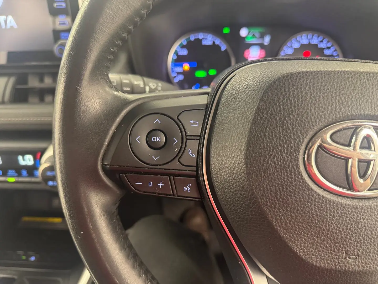 2020 Toyota RAV4 Gallery Image 17