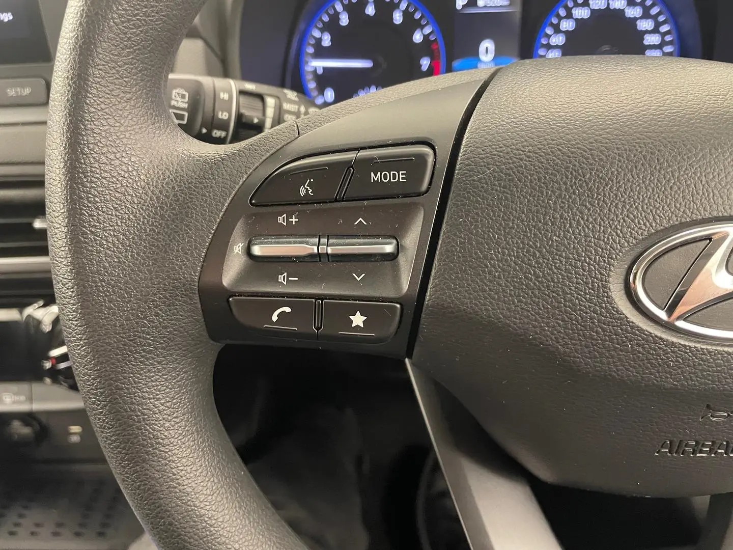 2023 Hyundai Kona Gallery Image 25