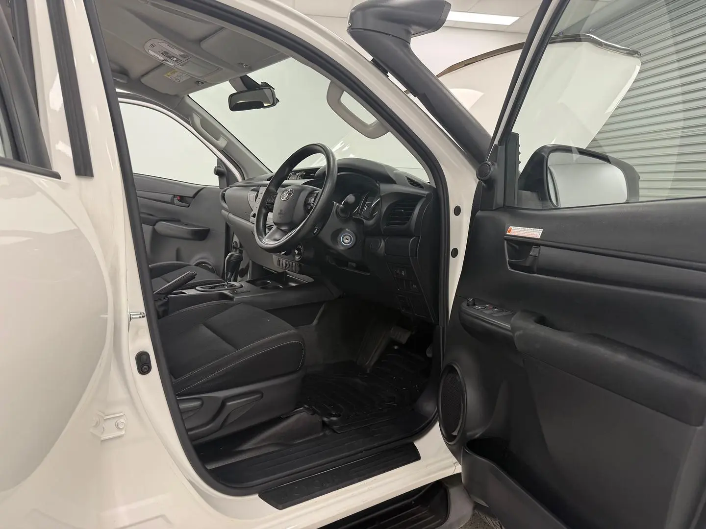 2023 Toyota Hilux Gallery Image 18