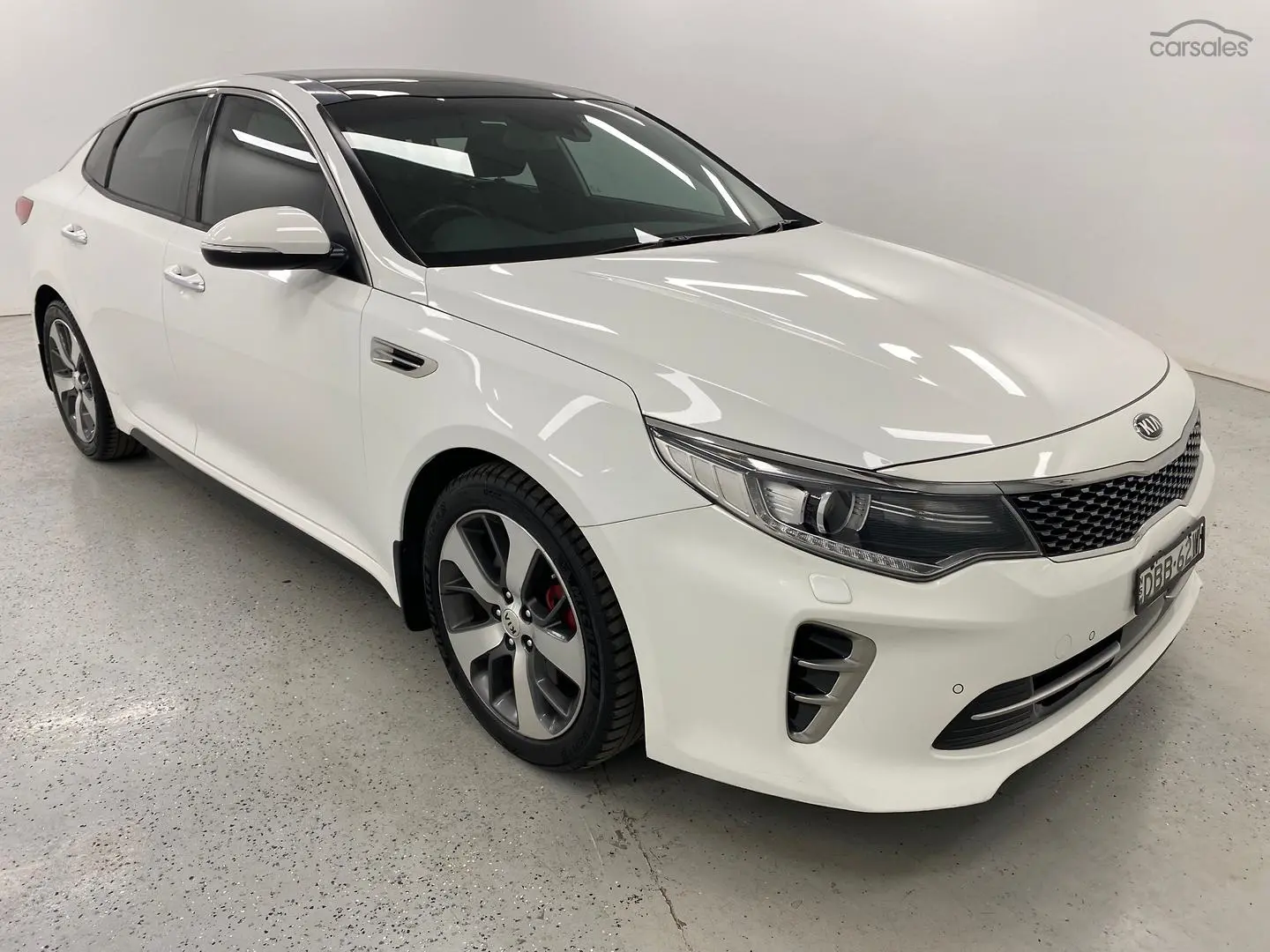 2016 Kia Optima Image 1