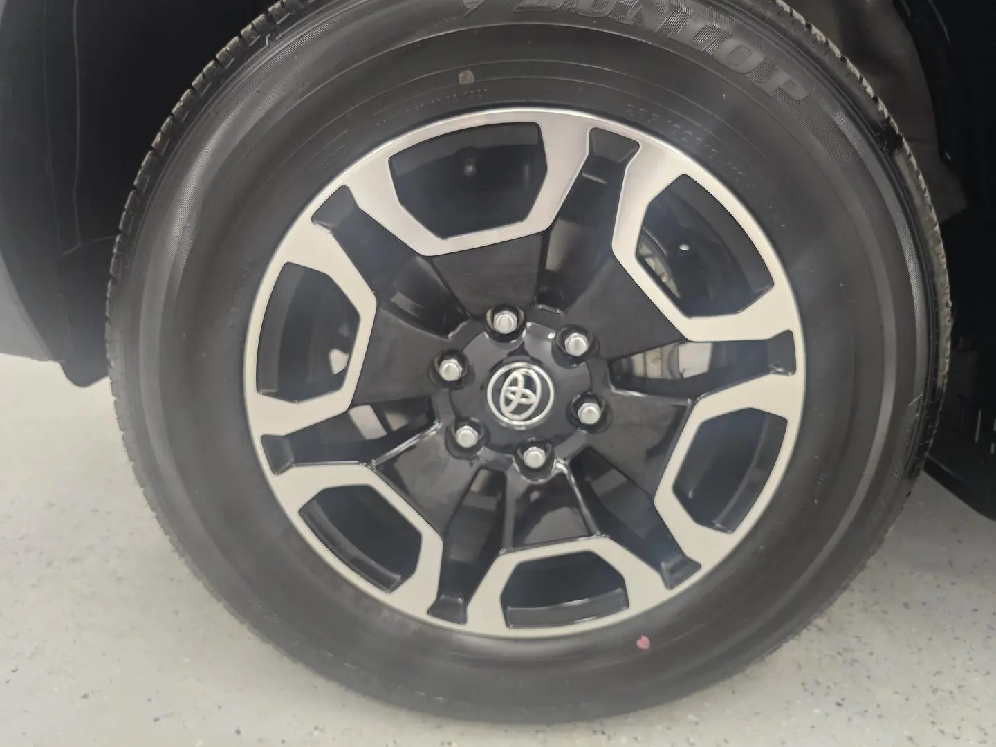 2024 Toyota Hilux Gallery Image 9