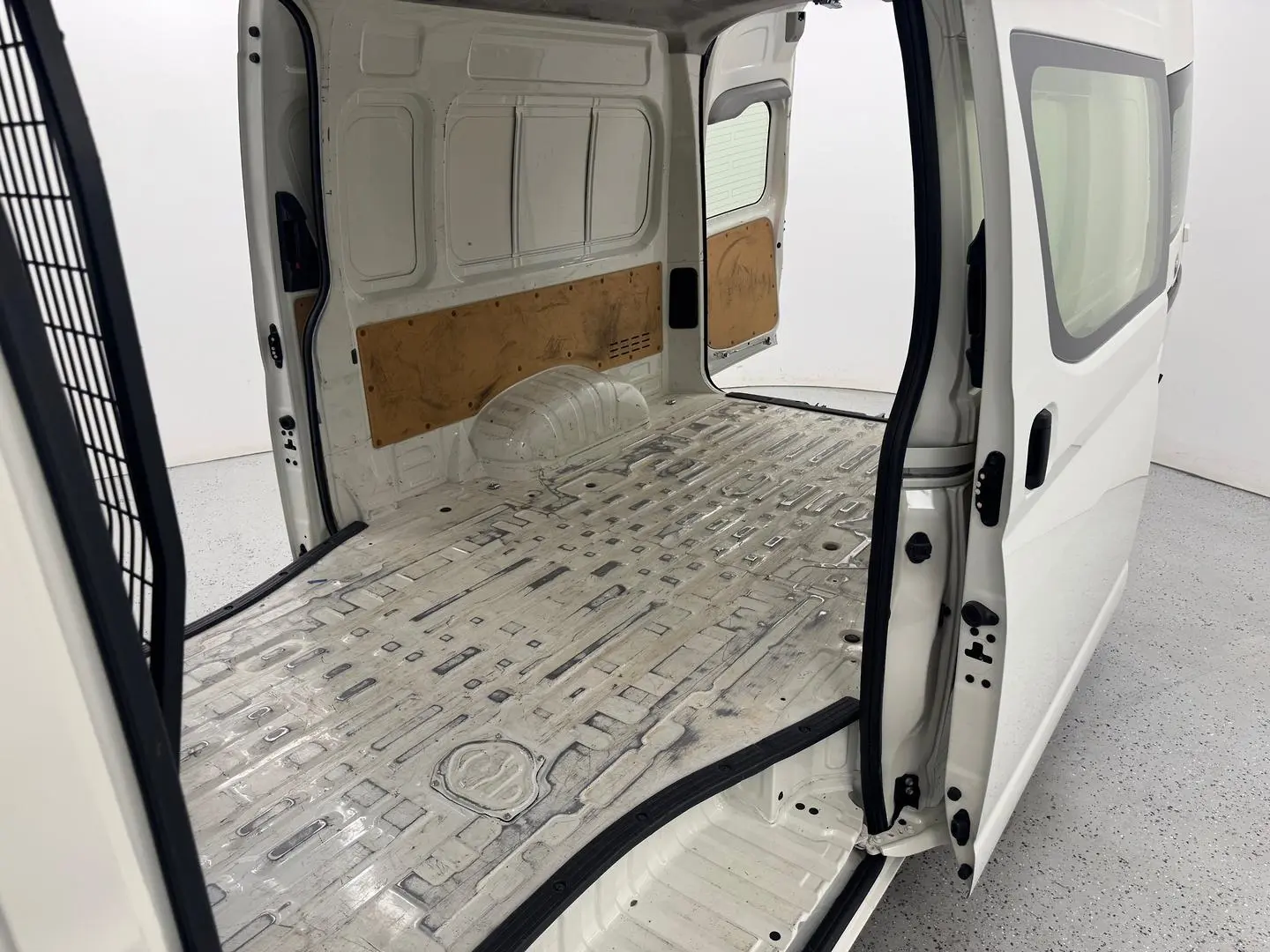 2023 Toyota Hiace Gallery Image 28