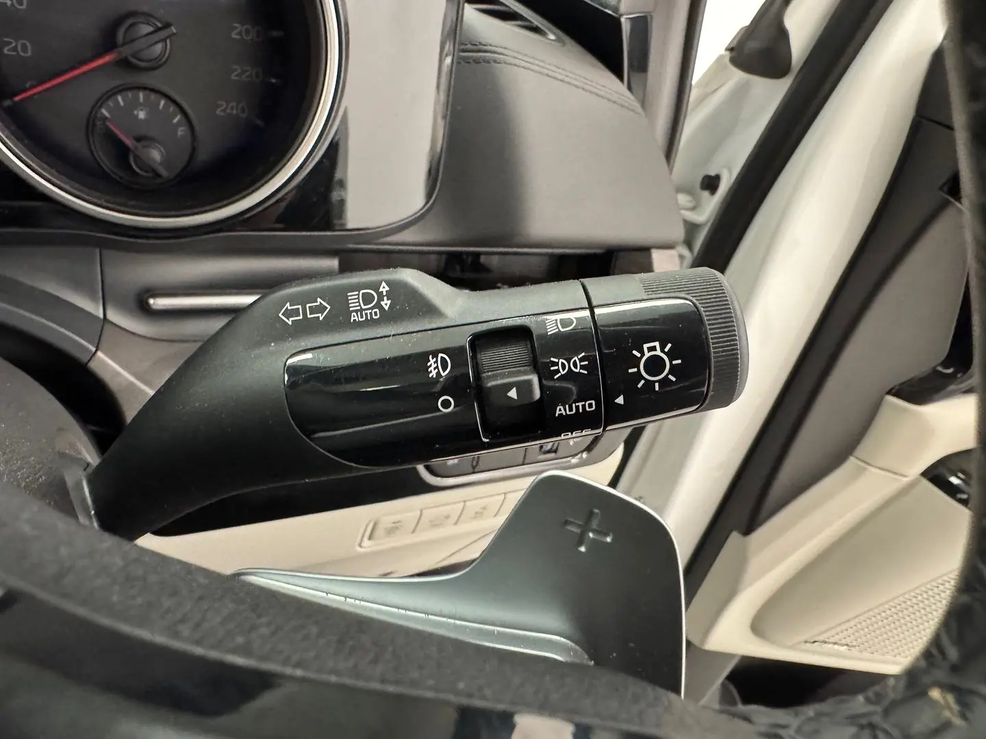 2023 Kia Carnival Gallery Image 23