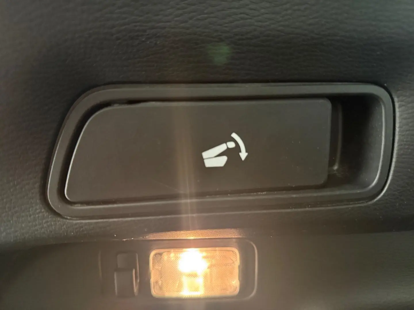 2022 Mitsubishi Outlander Gallery Image 16