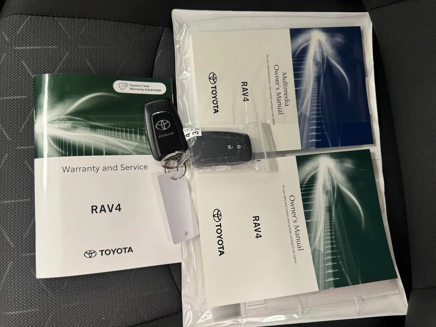 2024 Toyota RAV4 Gallery Image 32