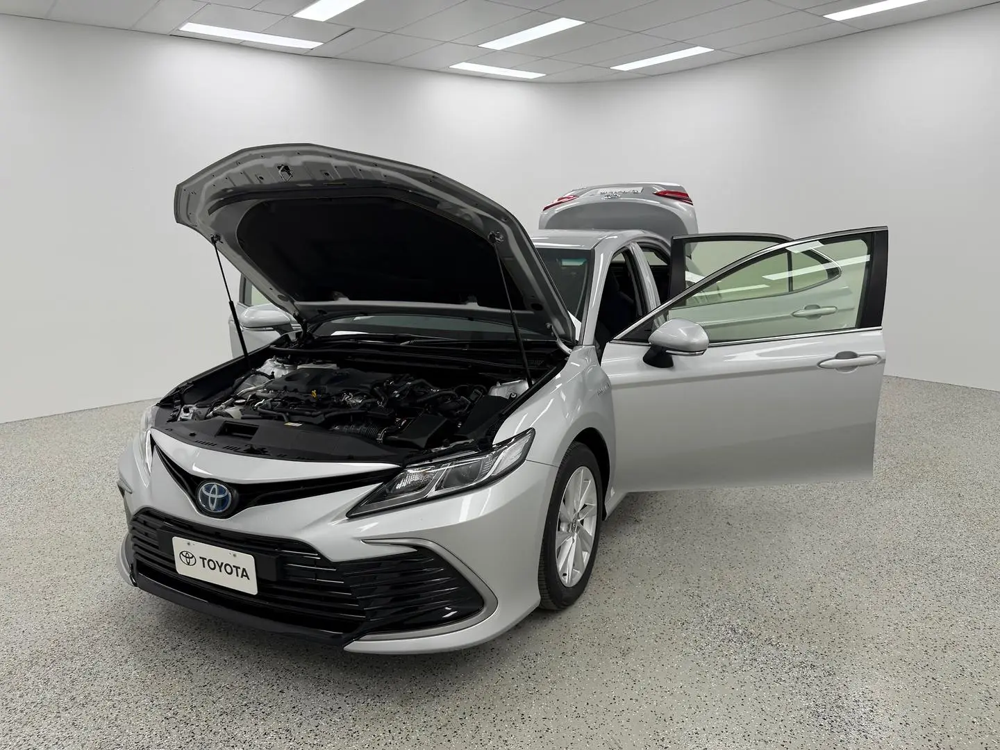 2024 Toyota Camry Gallery Image 11