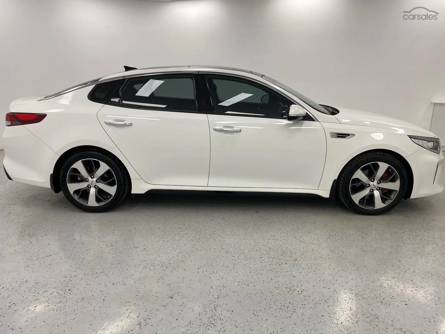 2016 Kia Optima Image 2