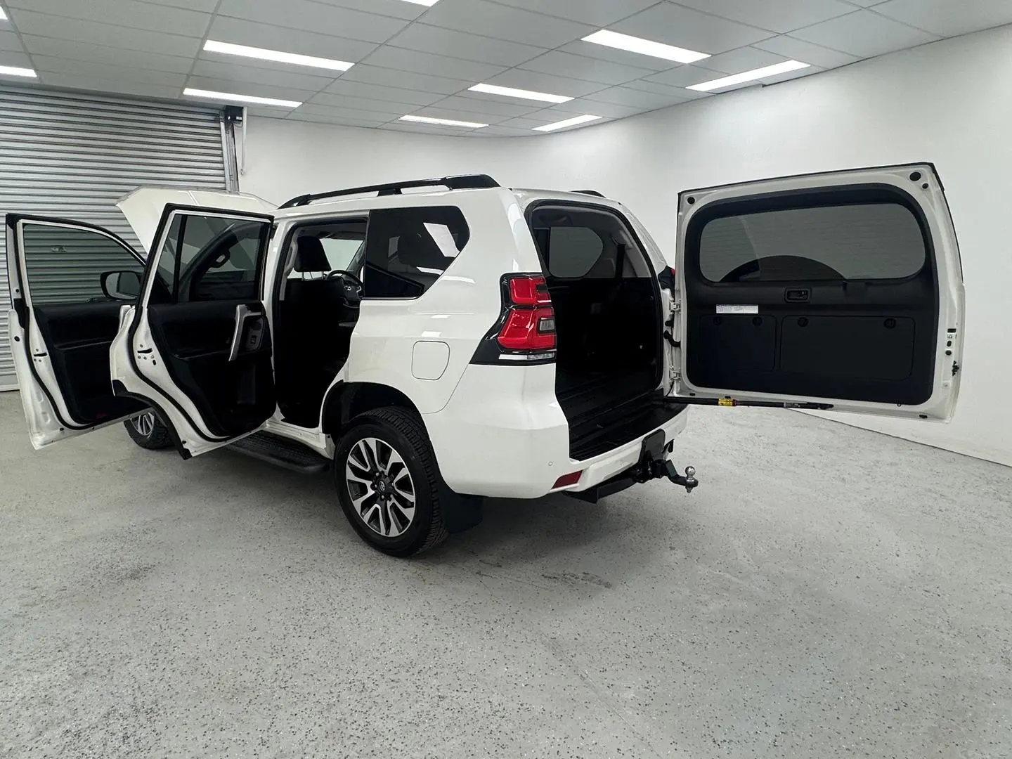 2023 Toyota Landcruiser Prado Gallery Image 10