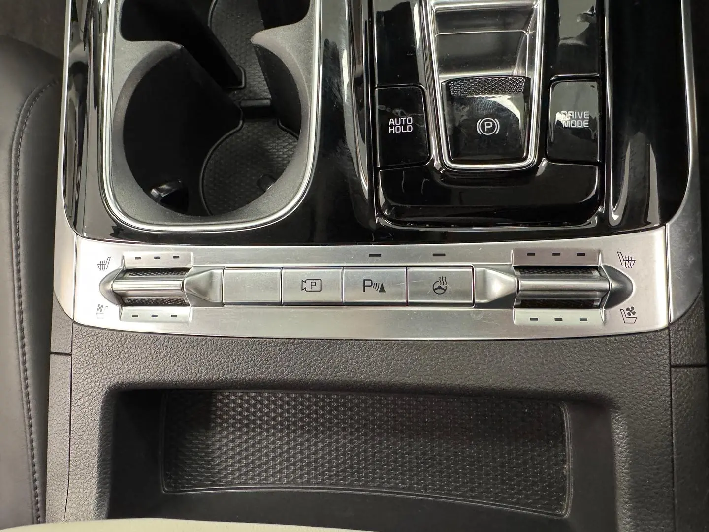 2023 Kia Carnival Gallery Image 19