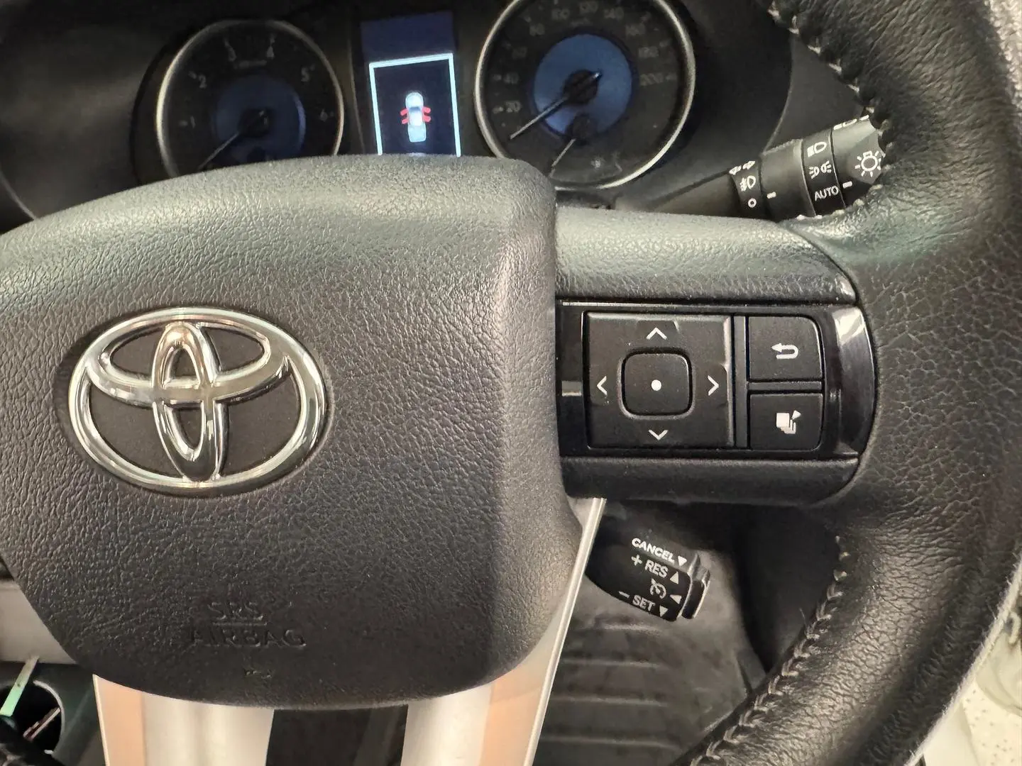 2017 Toyota Hilux Gallery Image 16