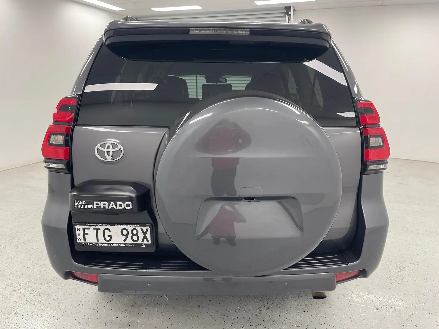 2021 Toyota Landcruiser Prado Gallery Image 4