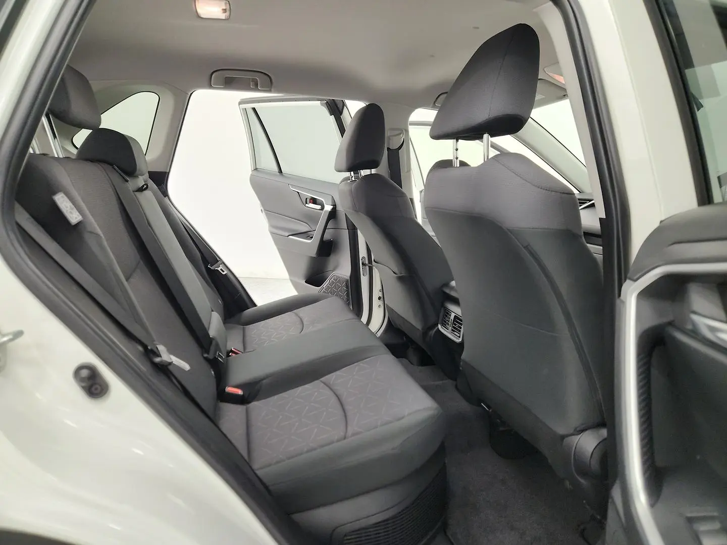 2019 Toyota RAV4 Gallery Image 19