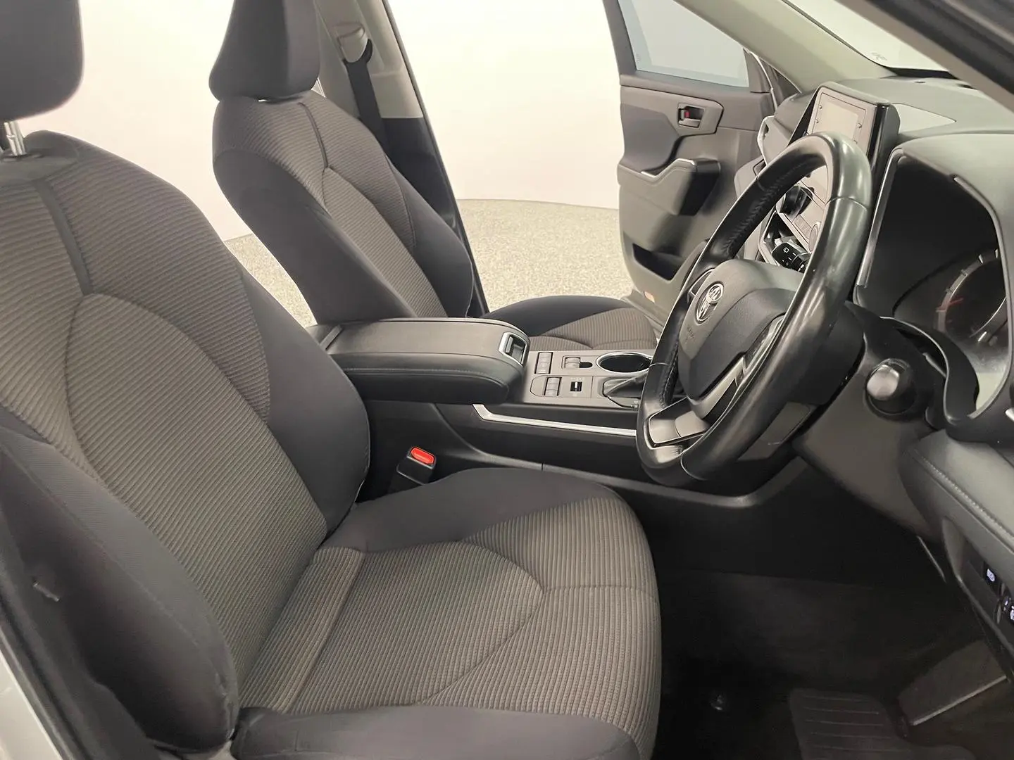 2022 Toyota Kluger Gallery Image 16