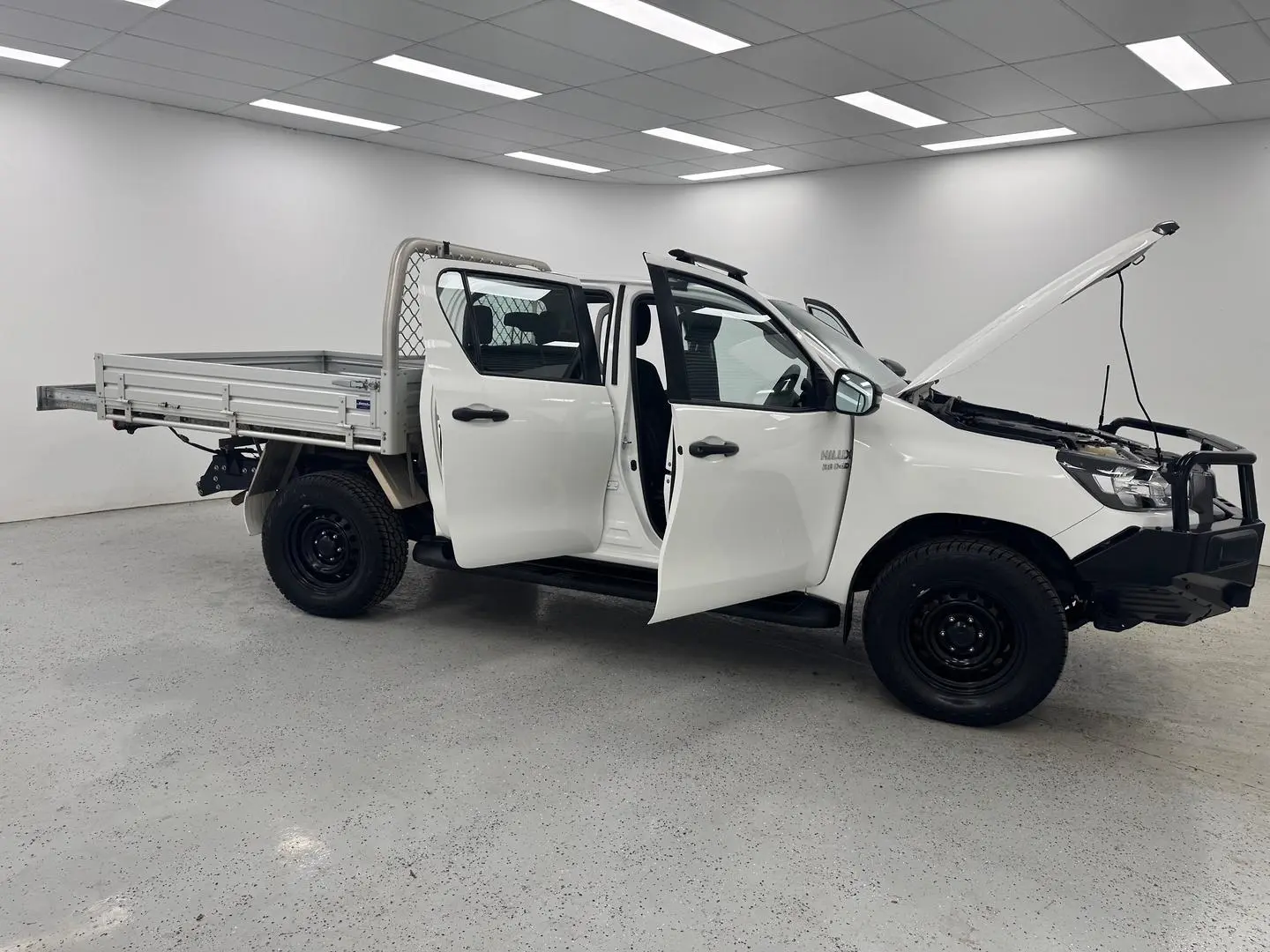 2022 Toyota Hilux Gallery Image 8