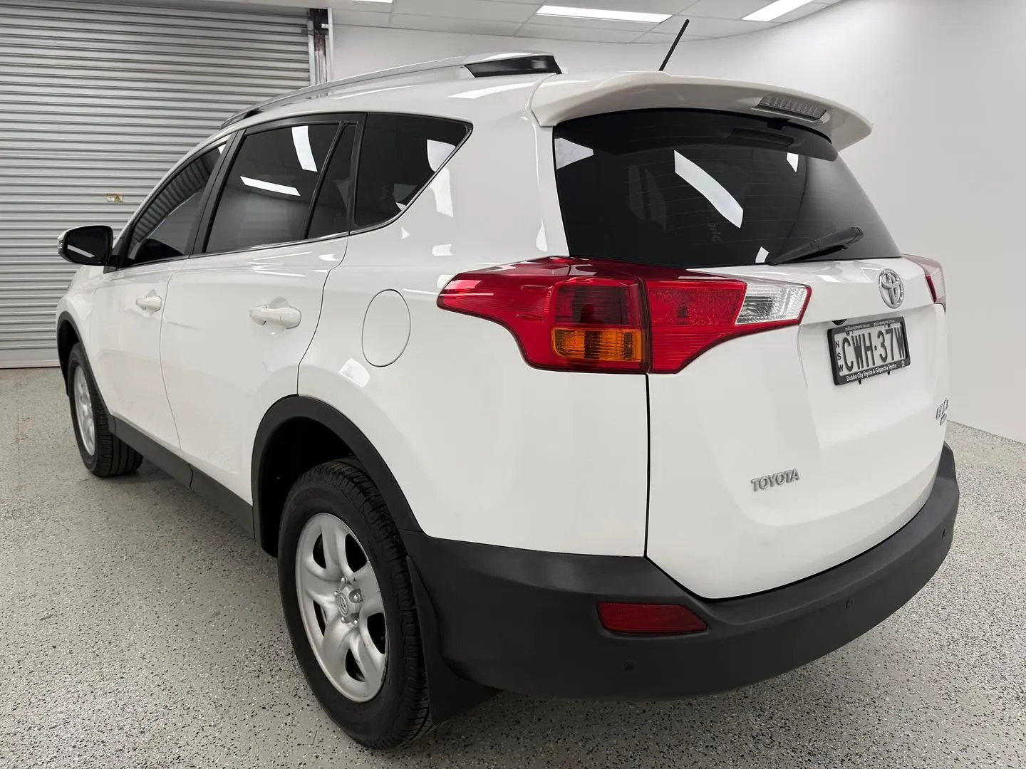 2014 Toyota RAV4 Gallery Image 5