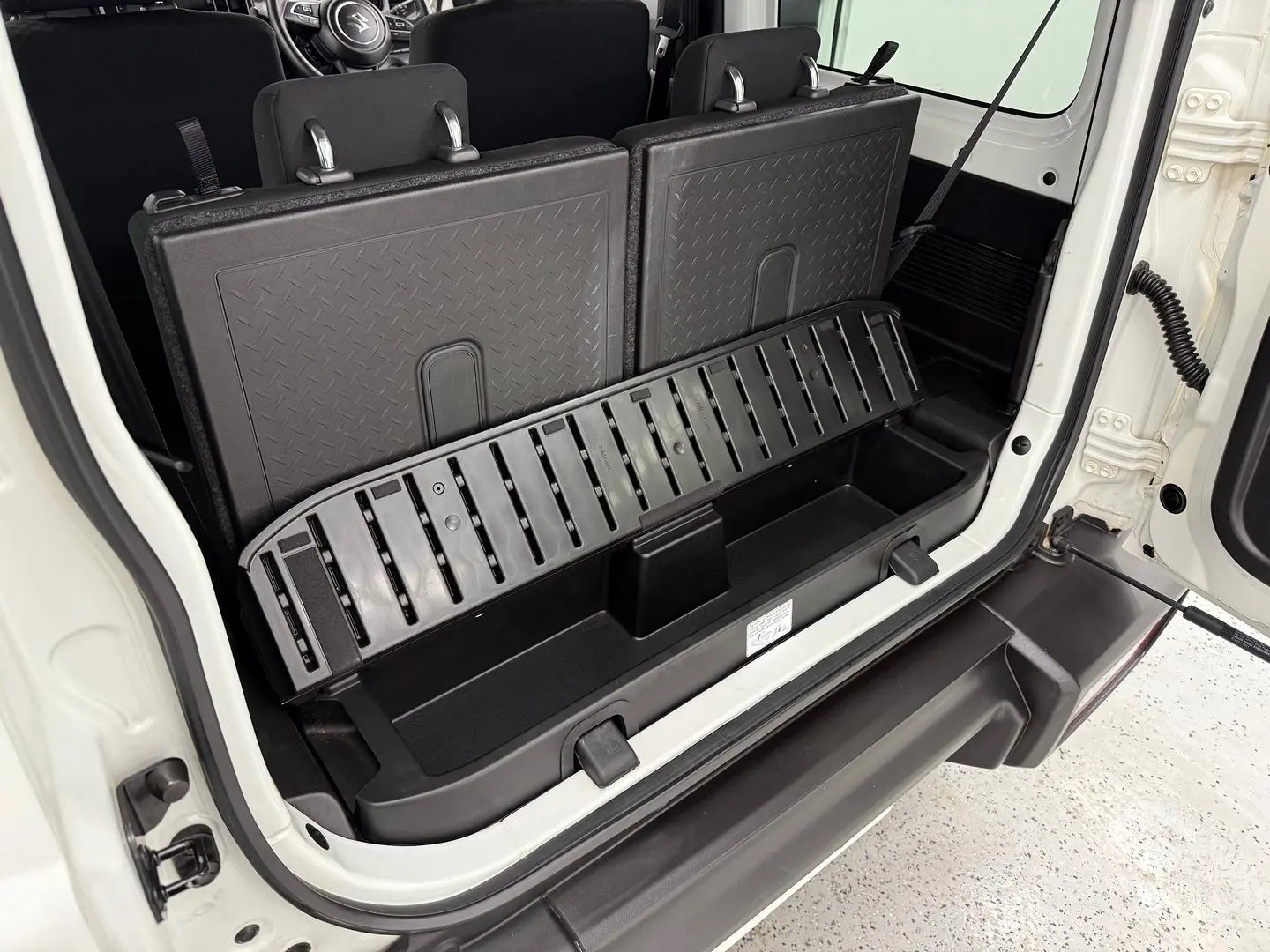 2023 Suzuki Jimny Gallery Image 13