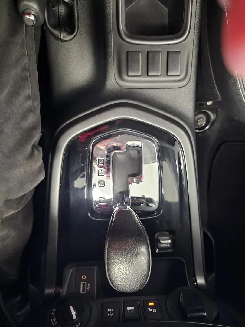 2021 Nissan Navara Gallery Image 32