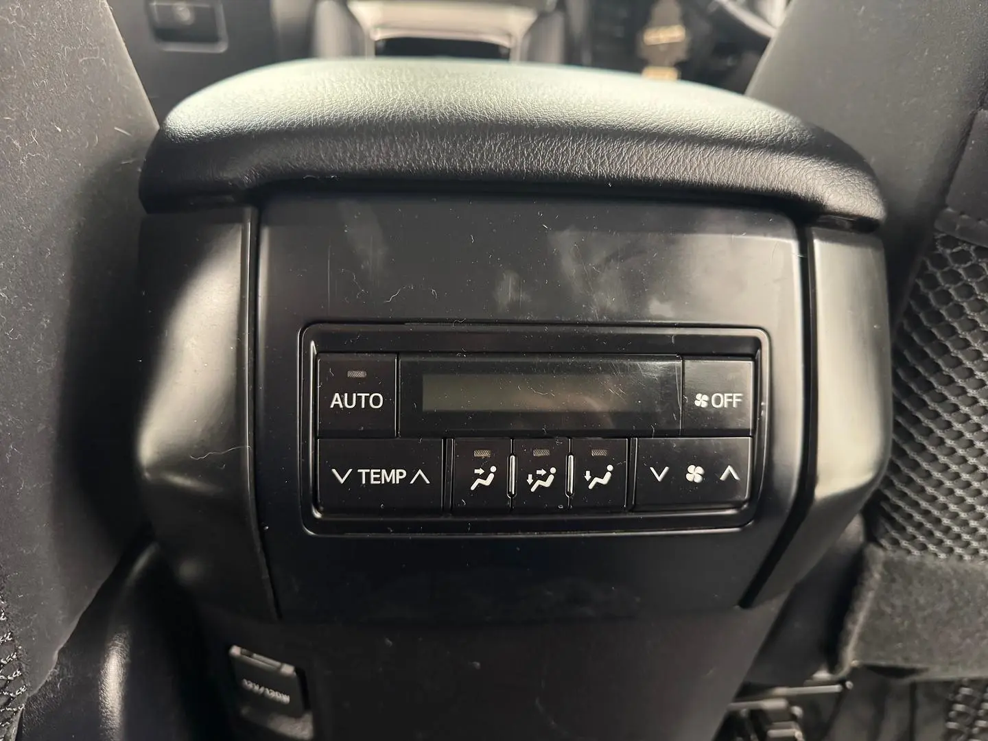 2018 Toyota Landcruiser Prado Gallery Image 31