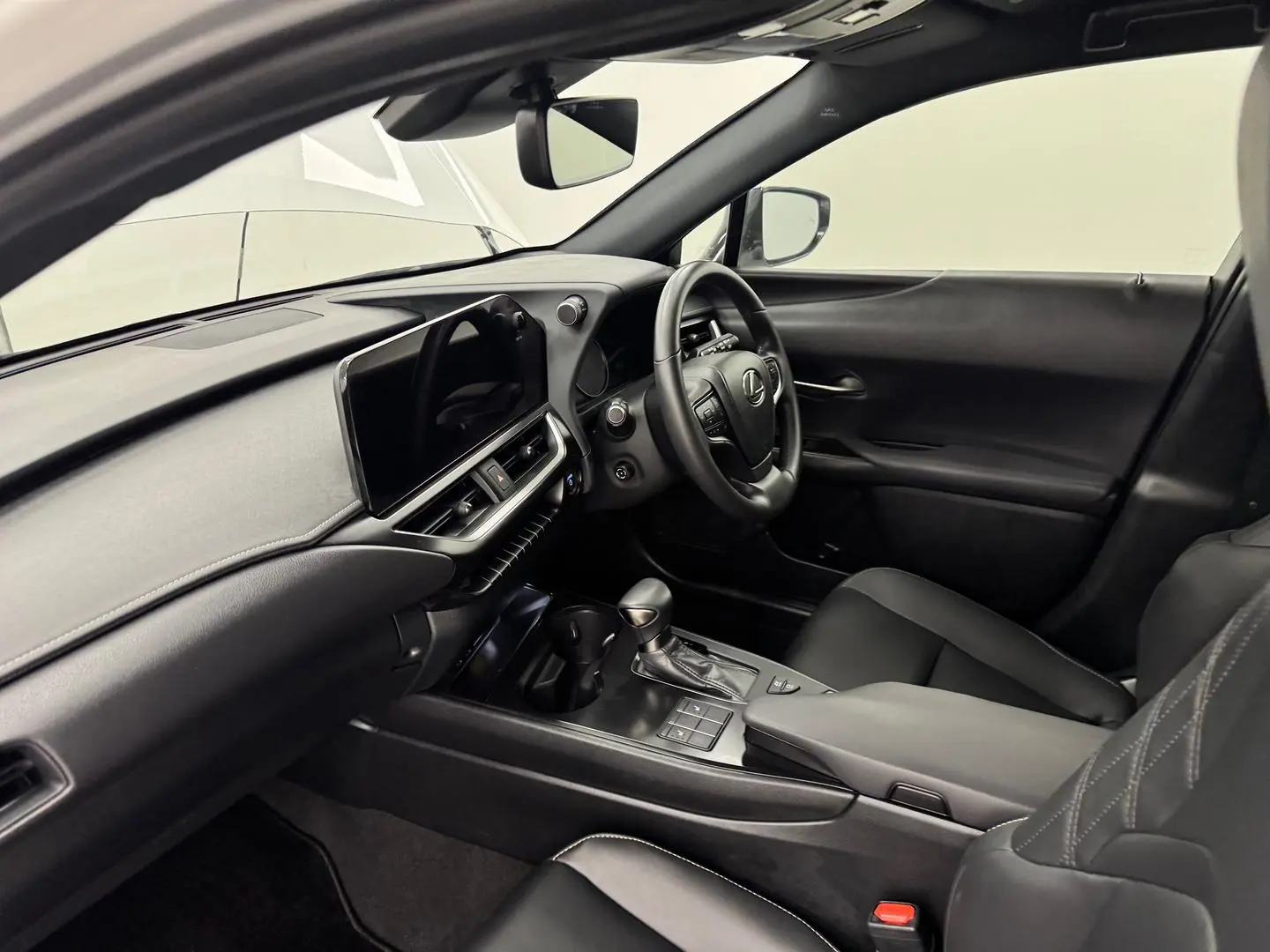 2023 Lexus UX Gallery Image 25