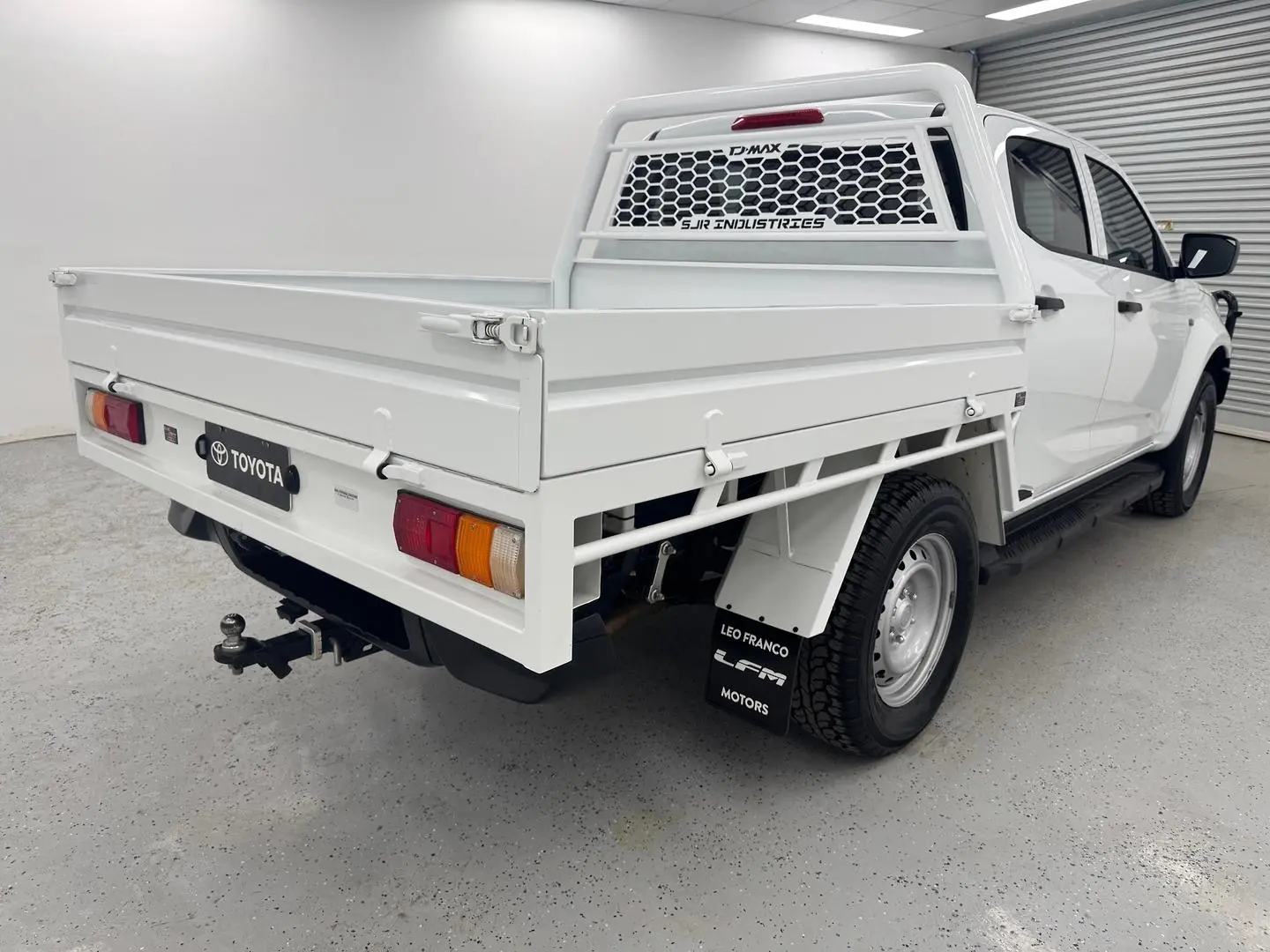 2024 Isuzu D-MAX Gallery Image 3