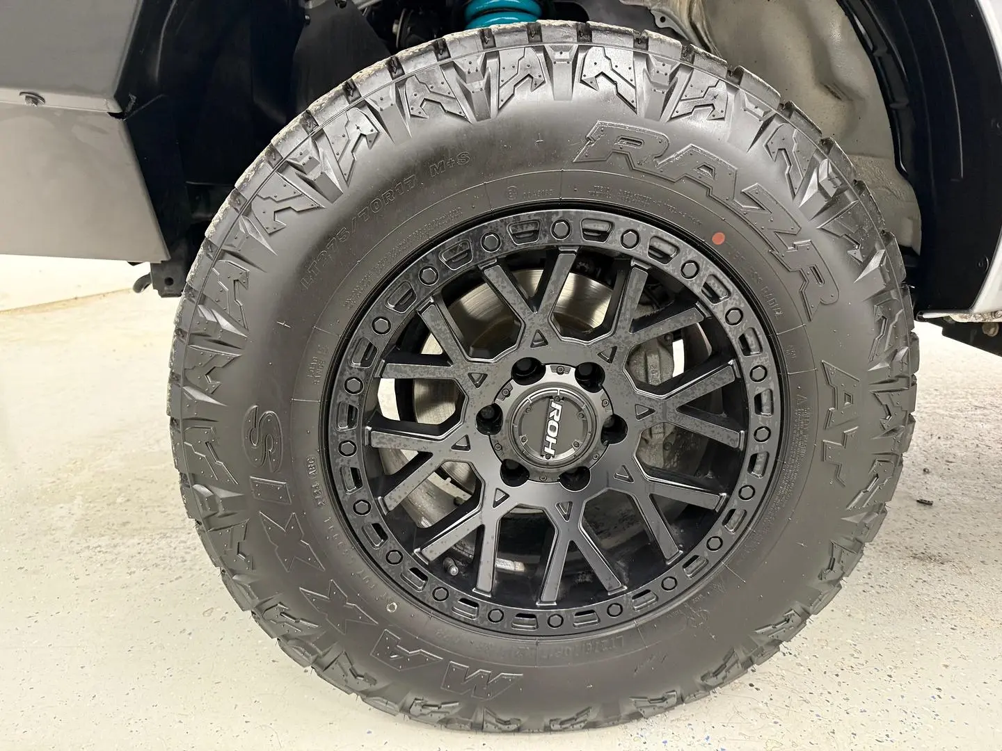 2022 Toyota Hilux Gallery Image 9