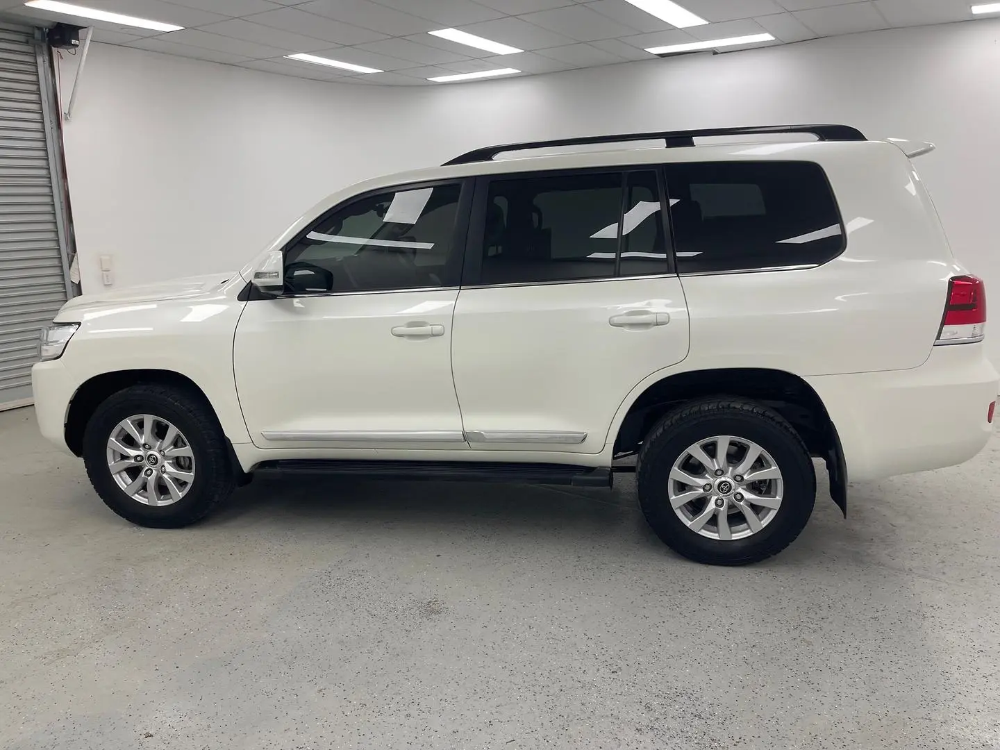 2019 Toyota Landcruiser Gallery Image 6