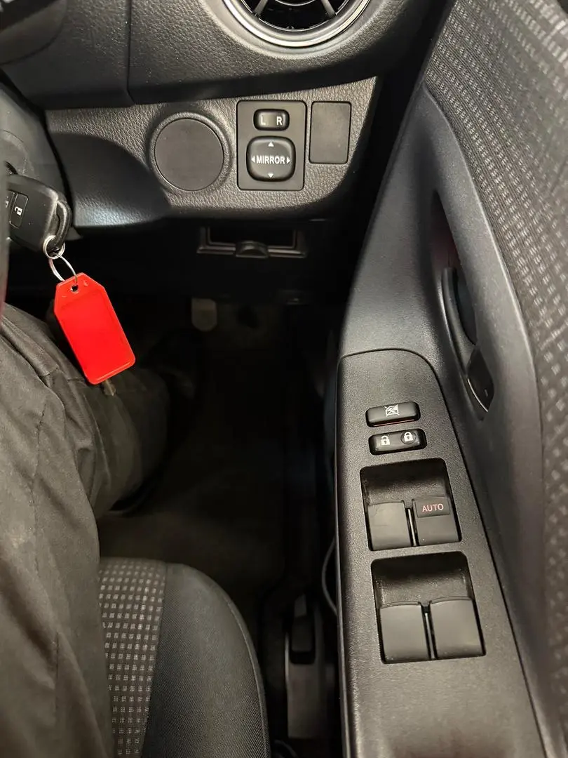 2018 Toyota Yaris Gallery Image 25