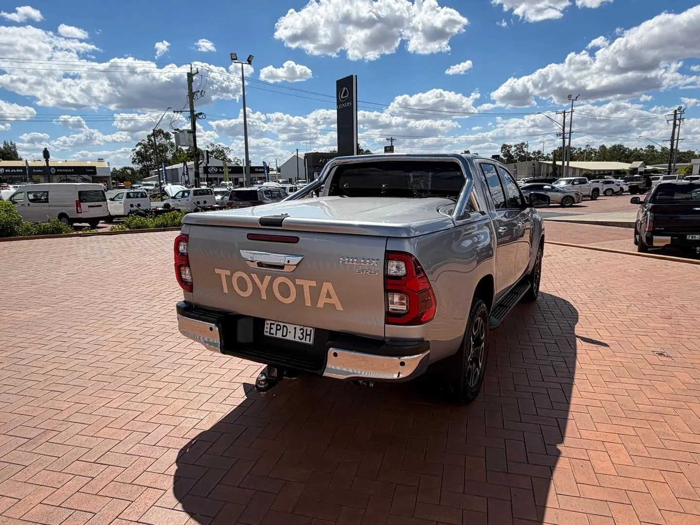 2021 Toyota Hilux Gallery Image 3