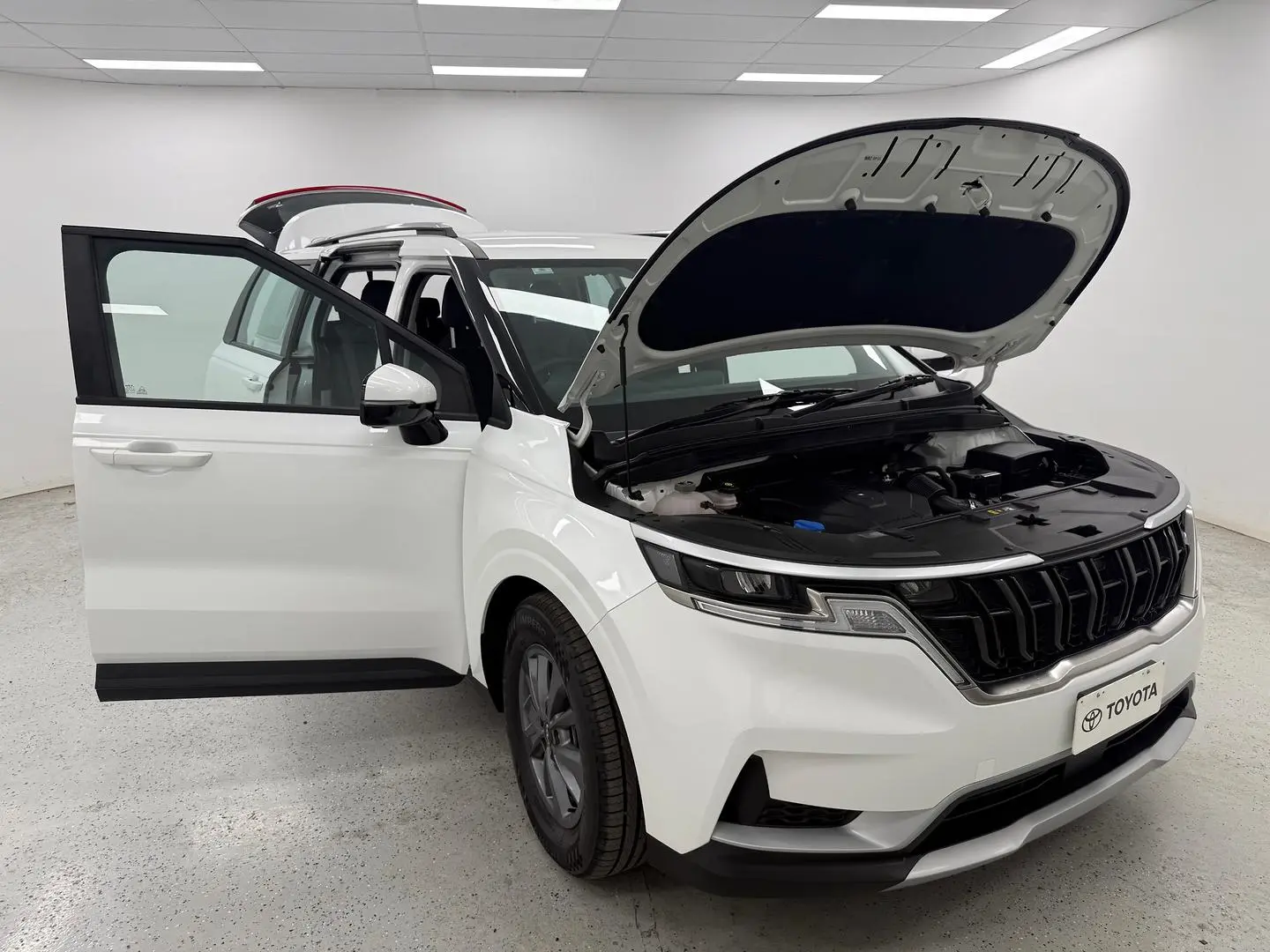 2023 Kia Carnival Gallery Image 19