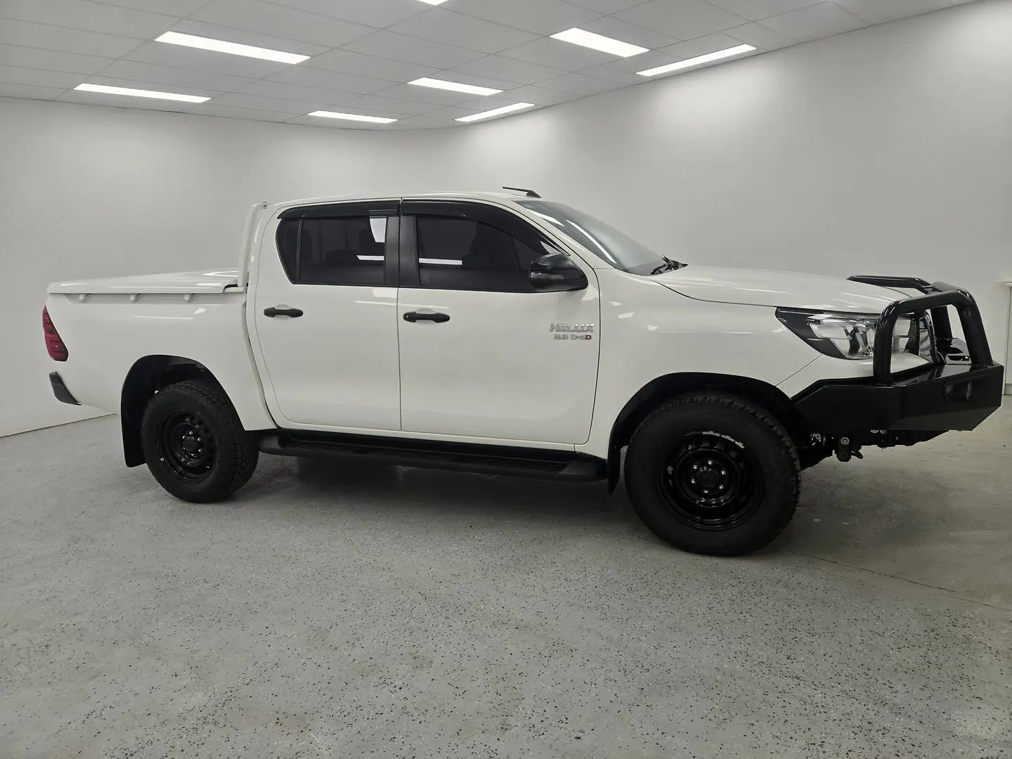 2019 Toyota Hilux Gallery Image 2