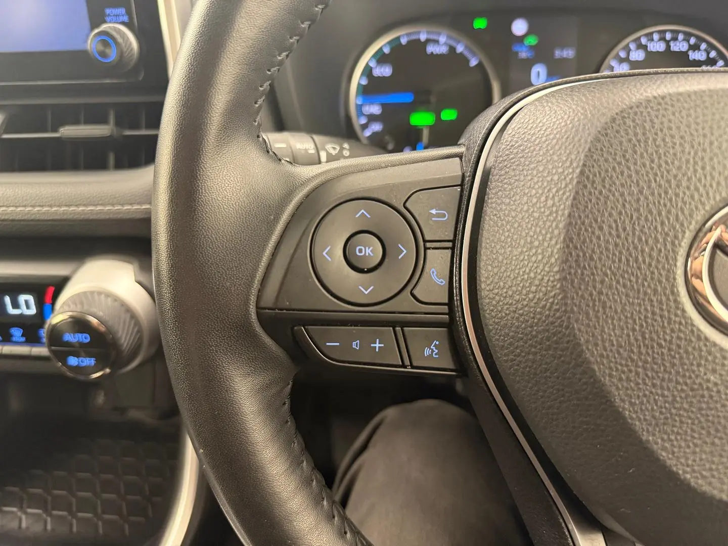 2022 Toyota RAV4 Gallery Image 26