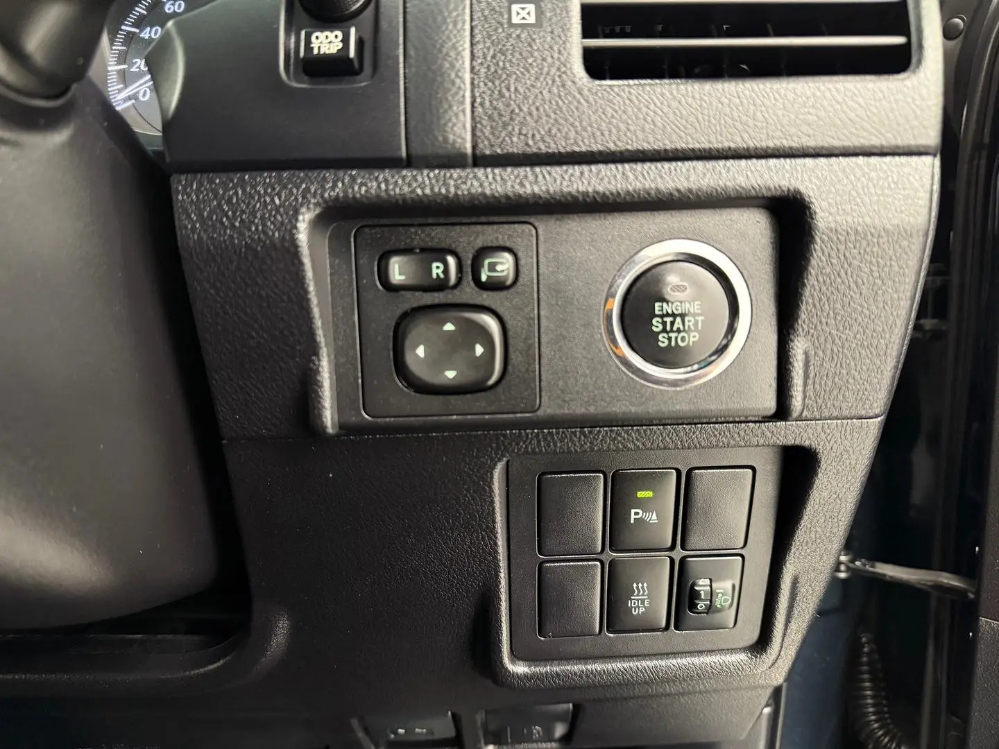 2016 Toyota Landcruiser Prado Gallery Image 27