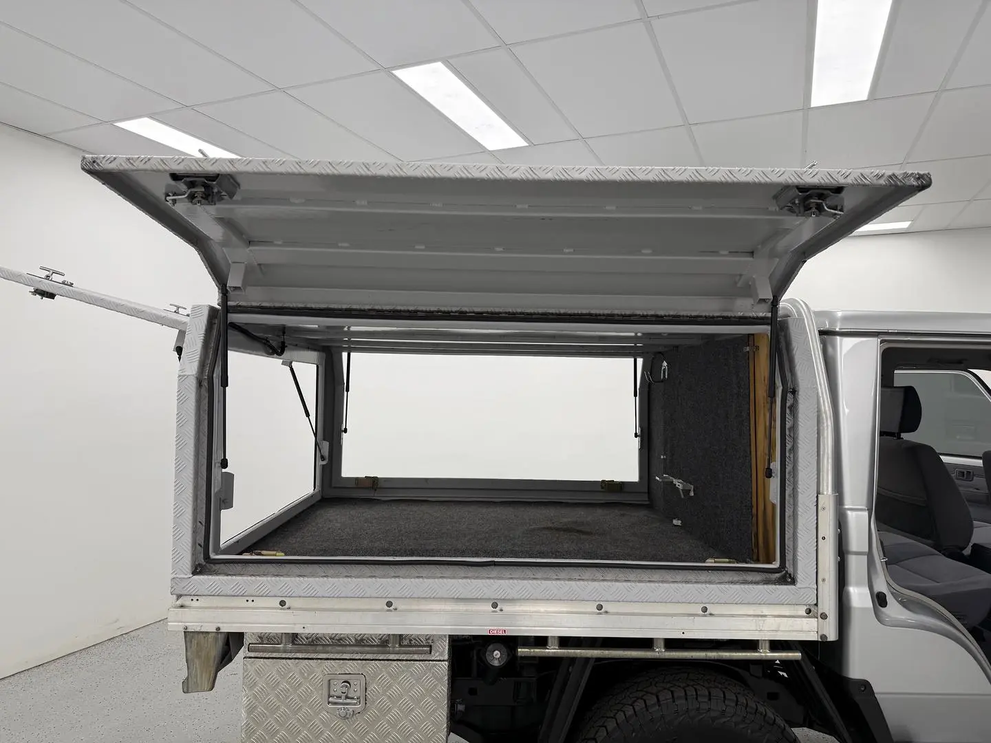 2018 Toyota Landcruiser Gallery Image 16