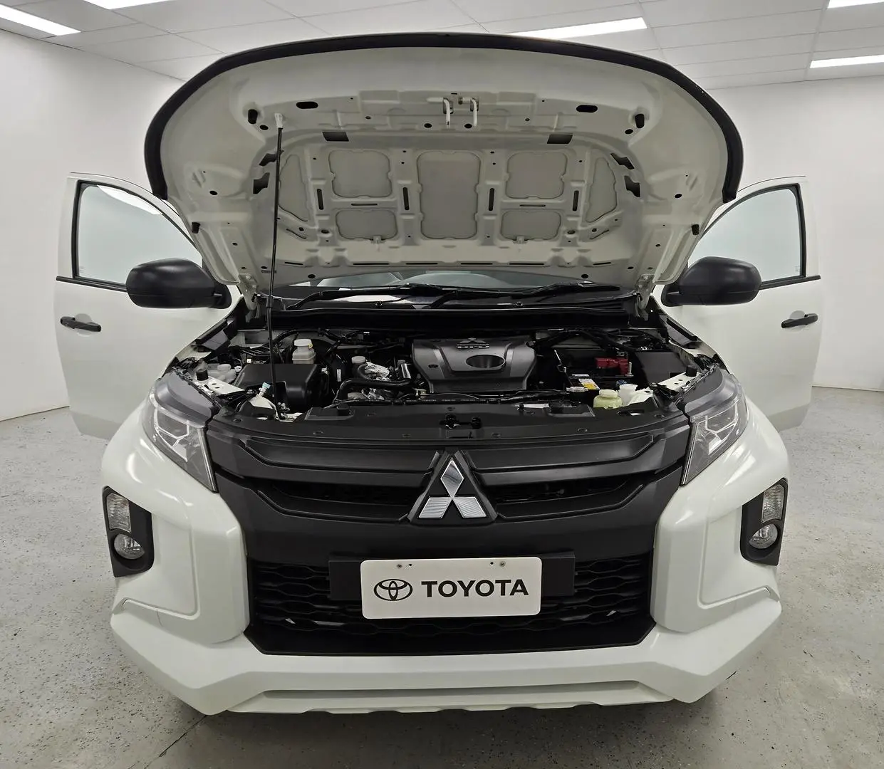 2021 Mitsubishi Triton Gallery Image 15
