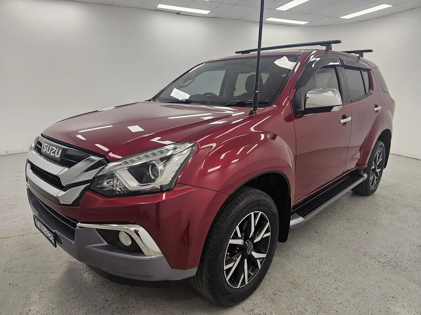 2020 Isuzu MU-X Gallery Image 7