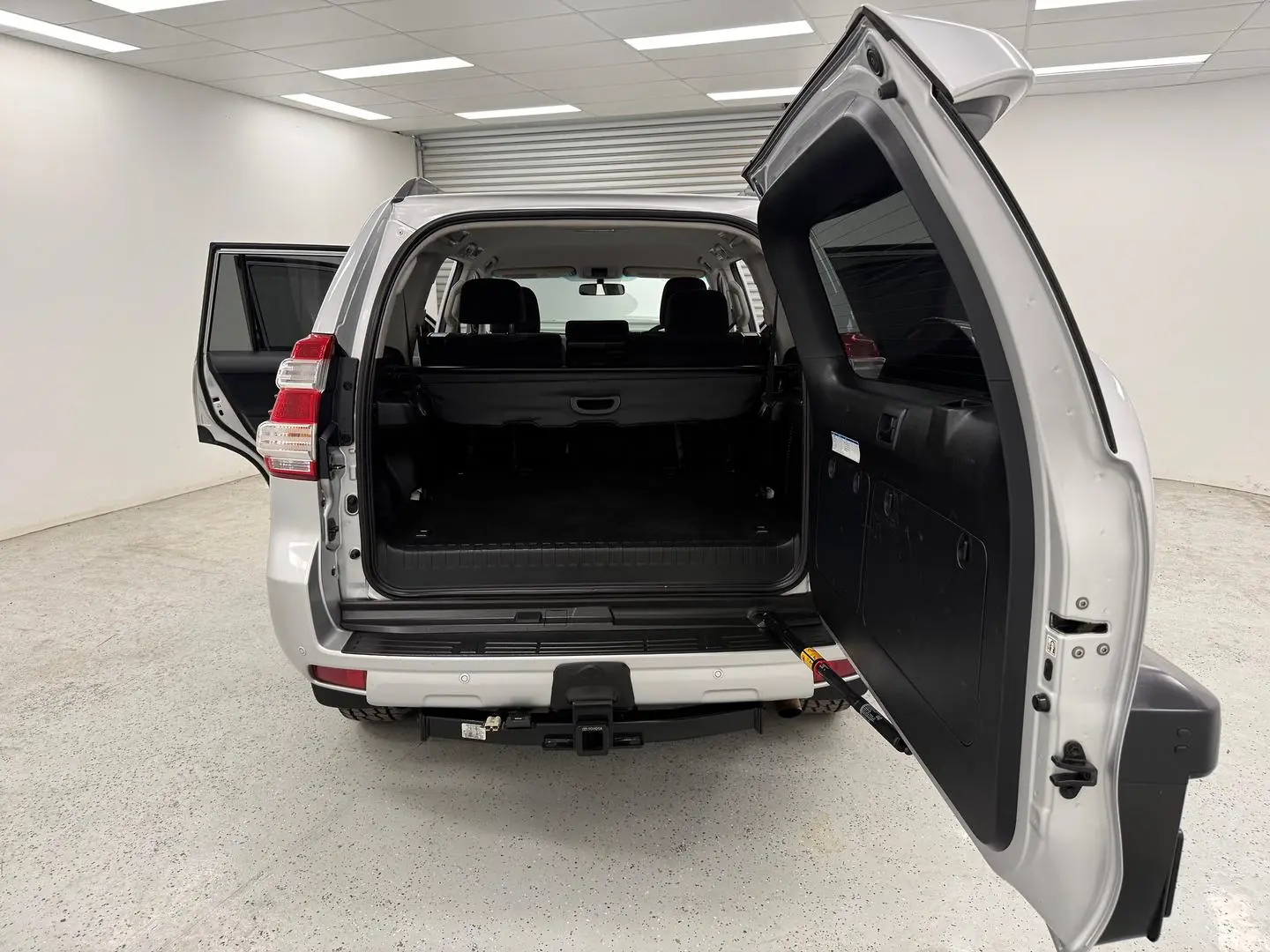 2015 Toyota Landcruiser Prado Gallery Image 13