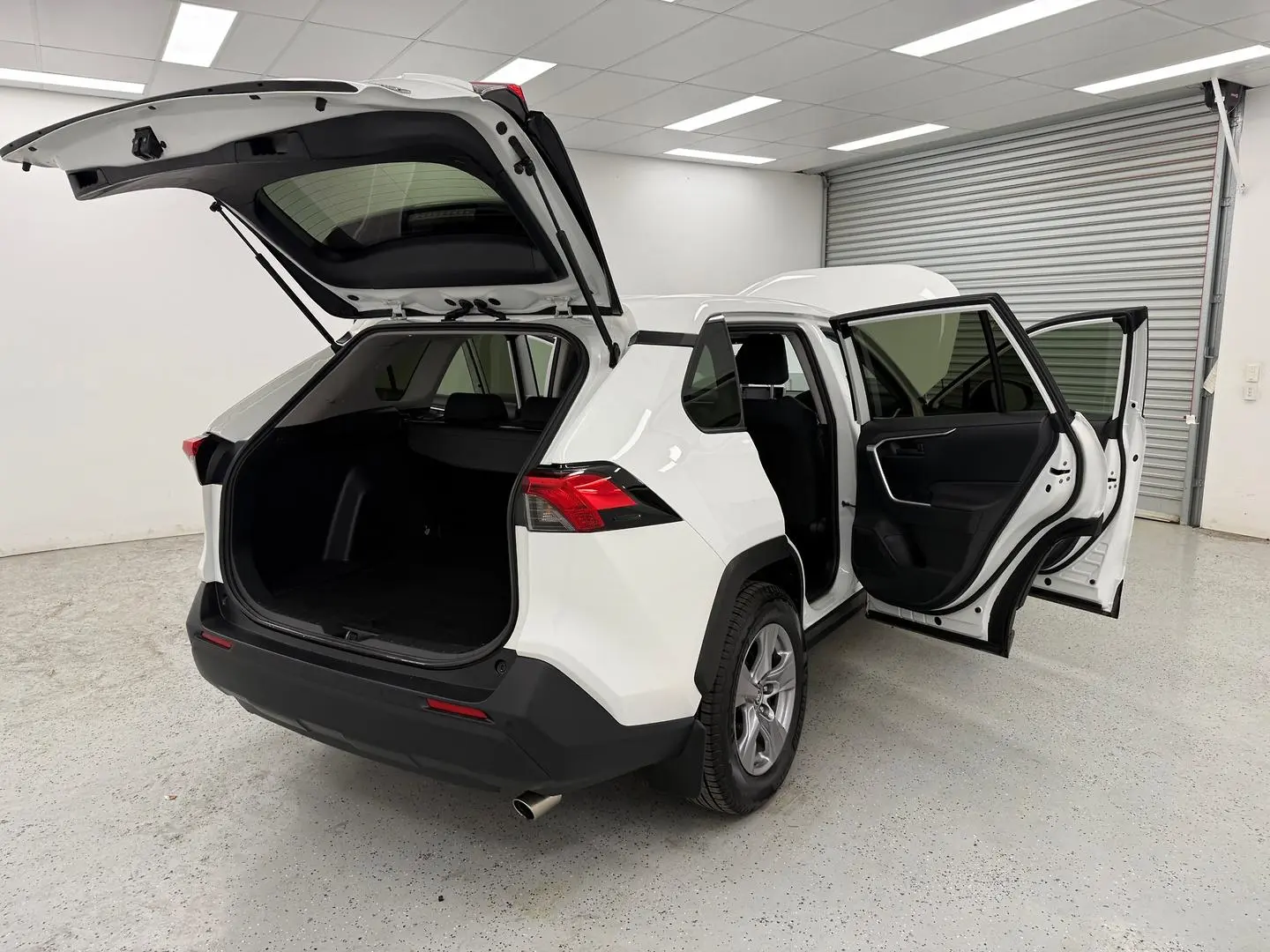 2022 Toyota RAV4 Gallery Image 16