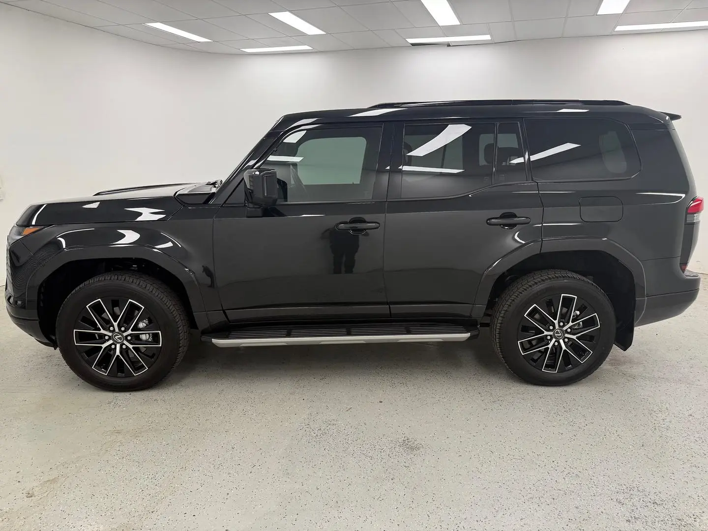 2025 Lexus GX Gallery Image 6