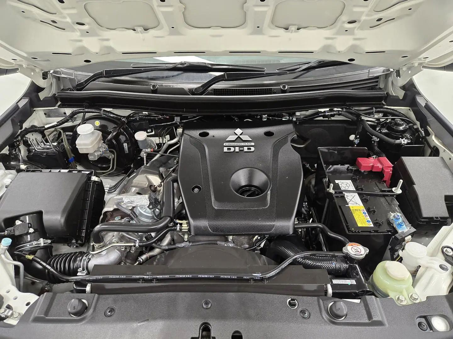 2021 Mitsubishi Triton Gallery Image 16