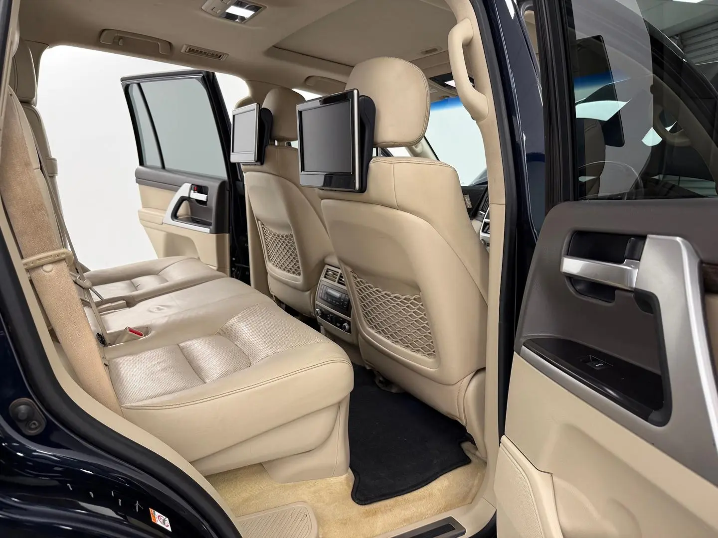 2018 Toyota Landcruiser Gallery Image 21
