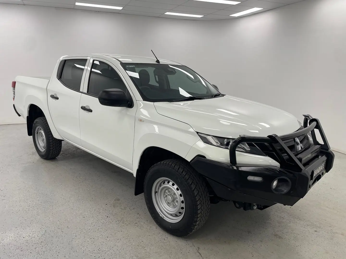 2022 Mitsubishi Triton Gallery Image 1
