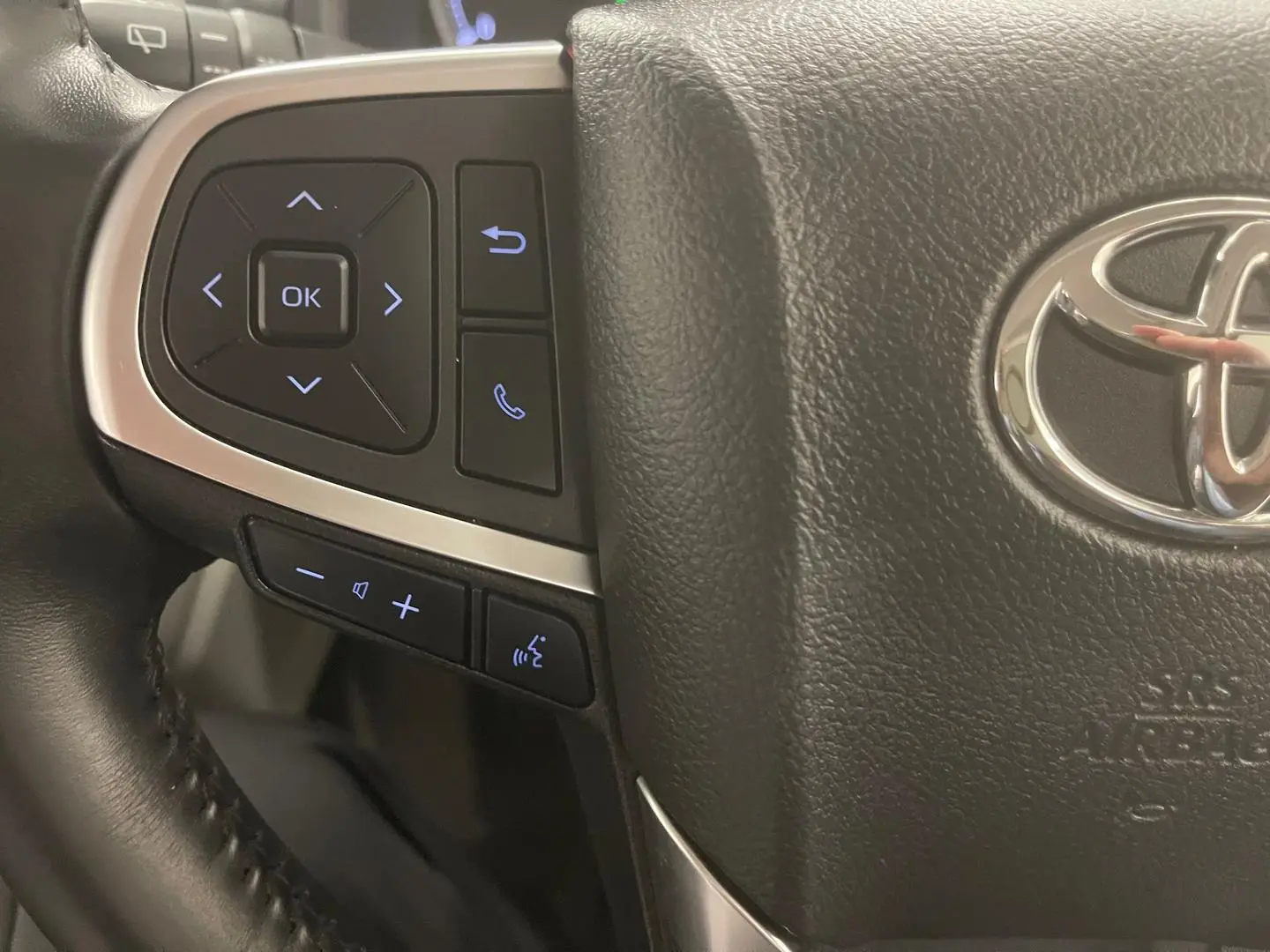 2020 Toyota Hiace Gallery Image 22
